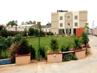 Hotel Radiance Bhilwara Экстерьер фото